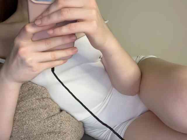 GoddessBratRosa webcam