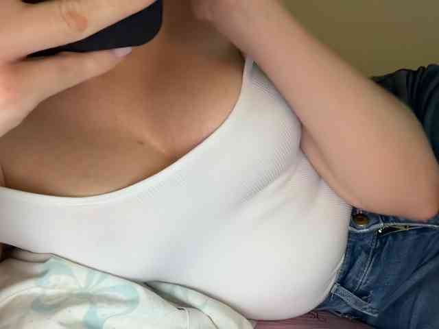 GoddessBratRosa webcam