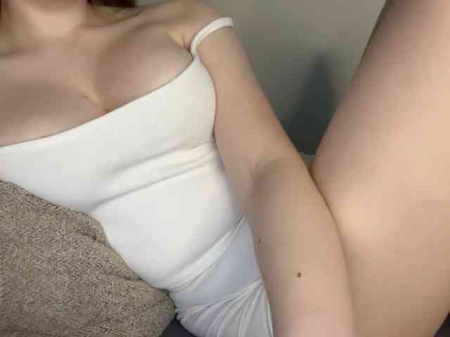 GoddessBratRosa webcam
