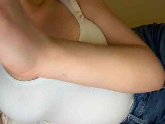 GoddessBratRosa webcam