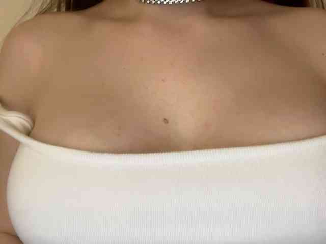 GoddessBratRosa webcam