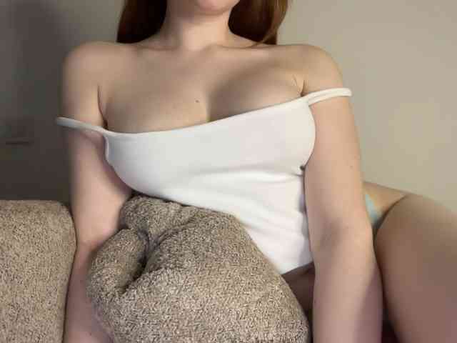 GoddessBratRosa webcam