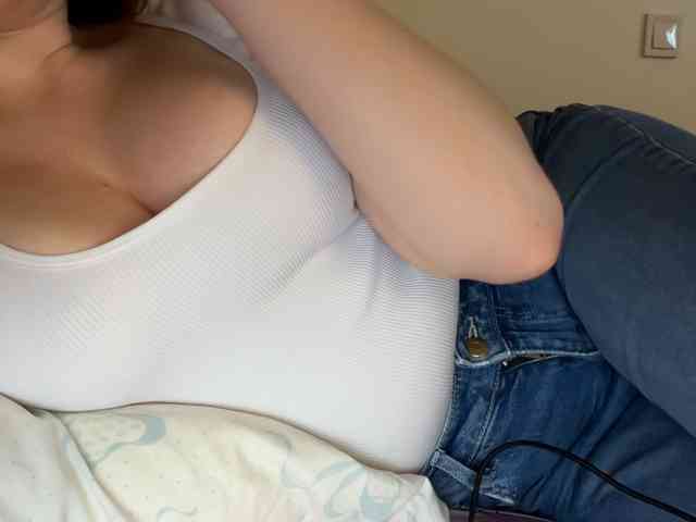 GoddessBratRosa webcam