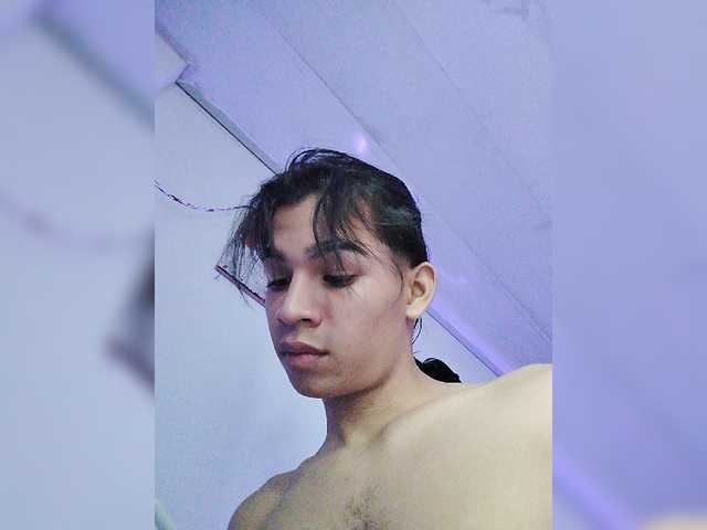 ROOMEXOTIC11 live cam on BongaCams