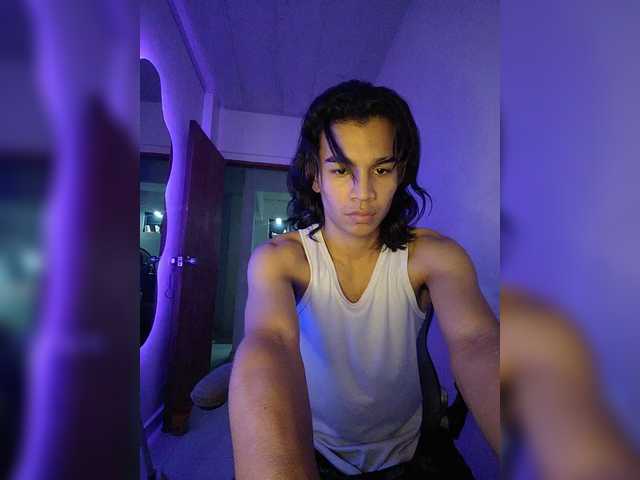 ROOMEXOTIC11 live cam on BongaCams