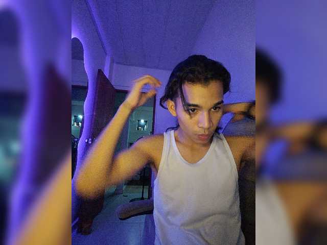 ROOMEXOTIC11 live cam on BongaCams