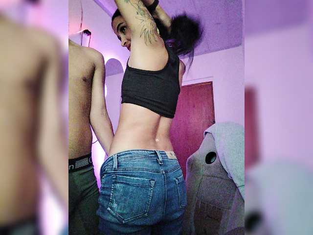 ROOMEXOTIC11 live cam on BongaCams