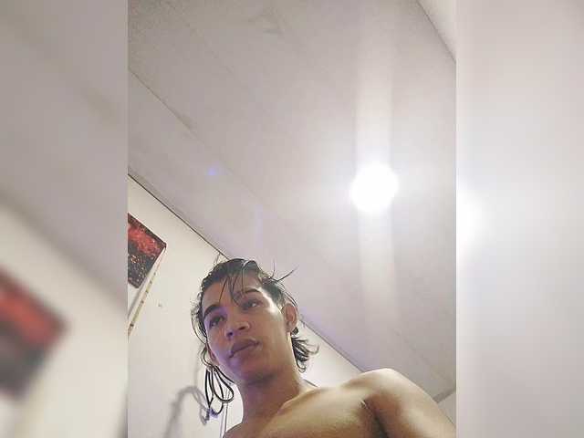 ROOMEXOTIC11 live cam on BongaCams