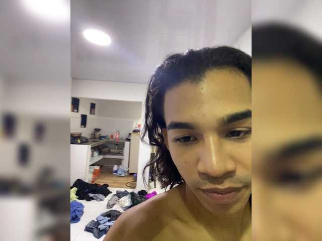 ROOMEXOTIC11 live cam on BongaCams