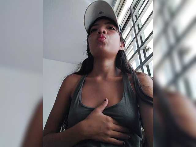 ROOMEXOTIC11 live cam on BongaCams