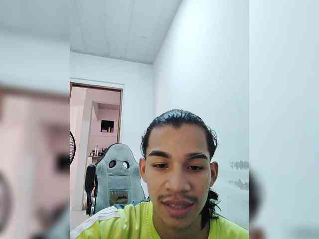 ROOMEXOTIC11 webcam