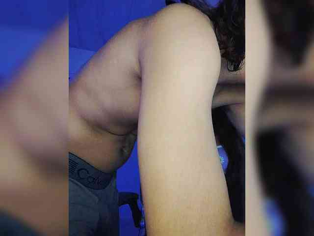 ROOMEXOTIC11 webcam