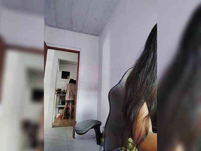 ROOMEXOTIC11 webcam