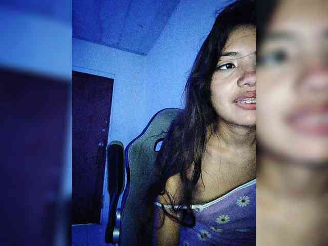 ROOMEXOTIC11 webcam