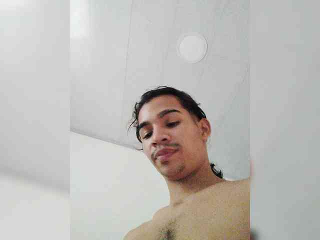ROOMEXOTIC11 webcam