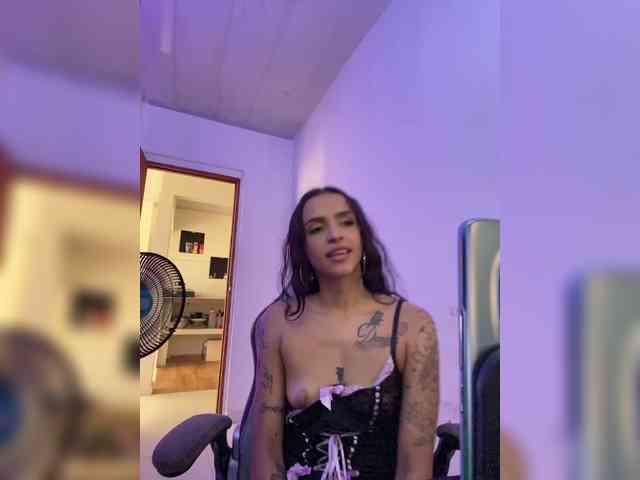 ROOMEXOTIC11 webcam