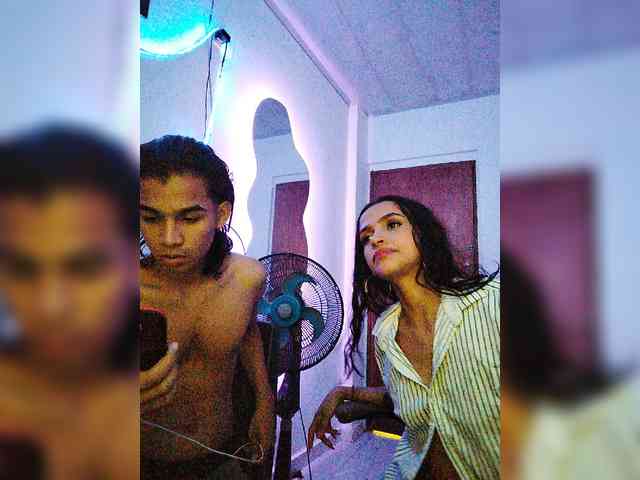 ROOMEXOTIC11 webcam