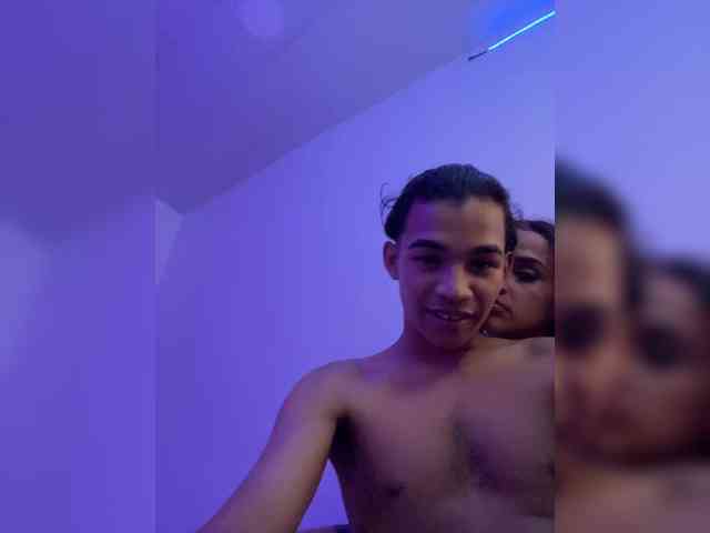 ROOMEXOTIC11 webcam