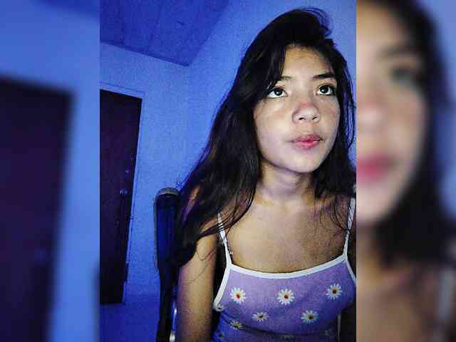 ROOMEXOTIC11 webcam