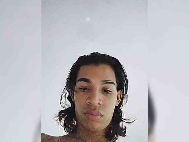 ROOMEXOTIC11 webcam