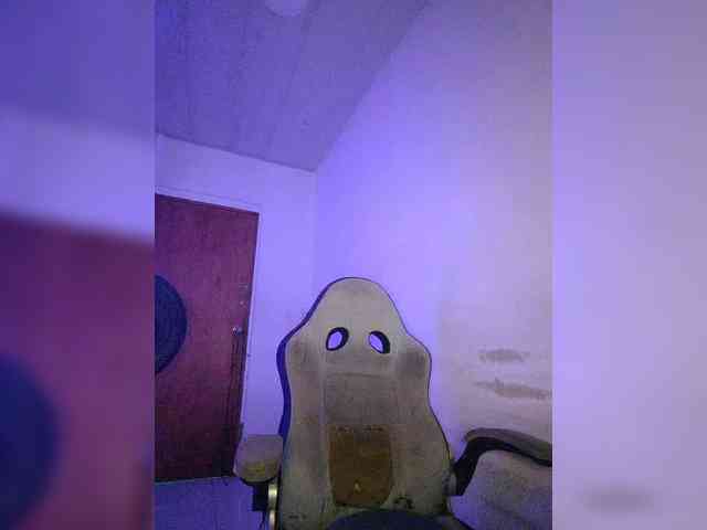ROOMEXOTIC11 webcam