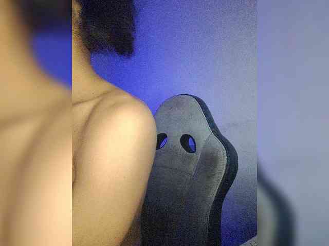 ROOMEXOTIC11 webcam