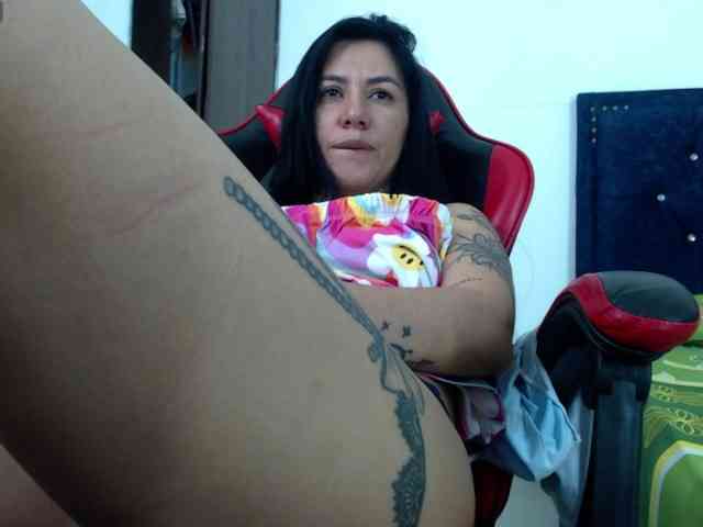 Mimibustamante33 webcam
