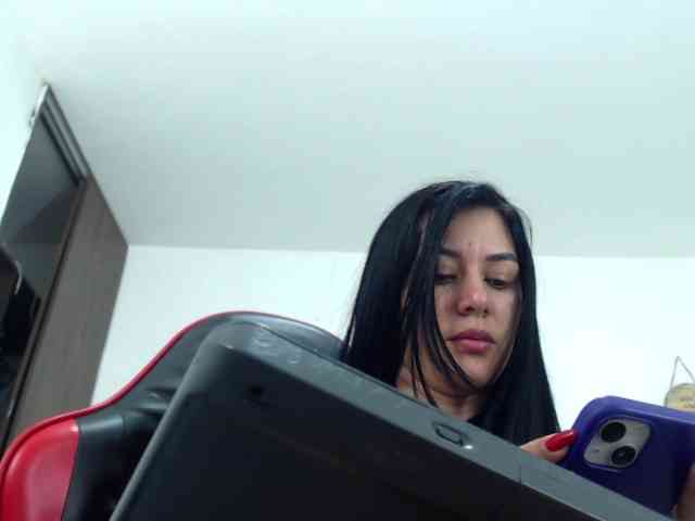 Mimibustamante33 webcam