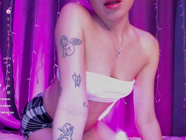 NiaandMolly live cam on BongaCams