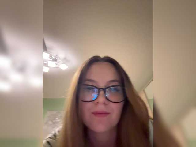 IsPlayfulMia live cam on BongaCams