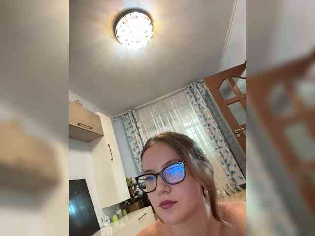 IsPlayfulMia IsPlayfulMia