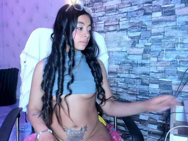 ViolettaRousse webcam