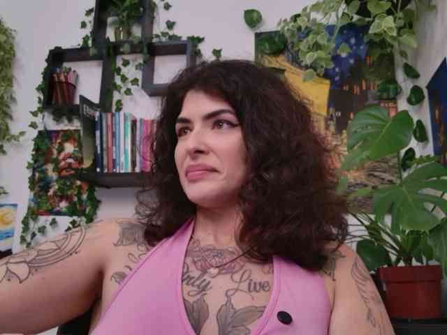 Modelo: TaliMajesty