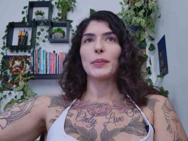 Modelo: TaliMajesty
