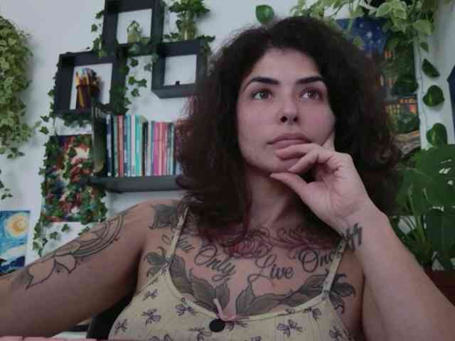 Modelo: TaliMajesty