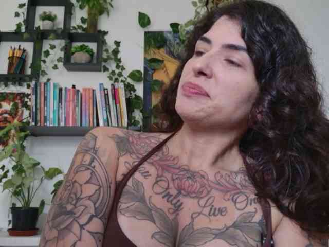 Modelo: TaliMajesty