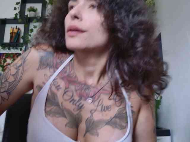Modelo: TaliMajesty