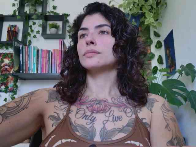 Modelo: TaliMajesty