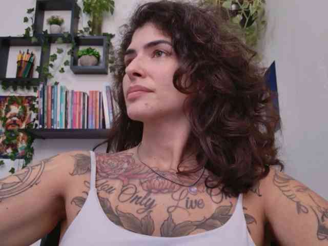 Modelo: TaliMajesty