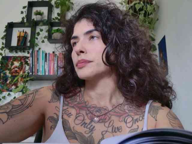Modelo: TaliMajesty