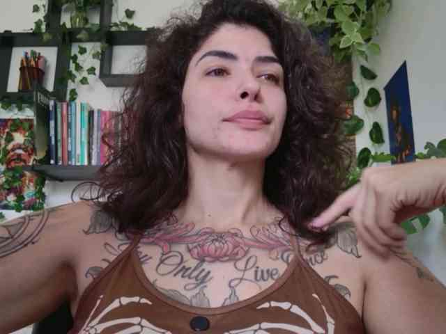Modelo: TaliMajesty