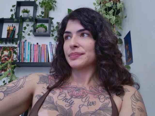 Modelo: TaliMajesty