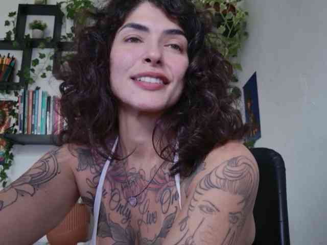 Modelo: TaliMajesty