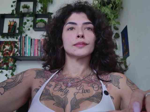 Modelo: TaliMajesty