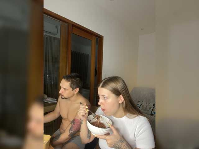 INSOMNIA_COUPLE