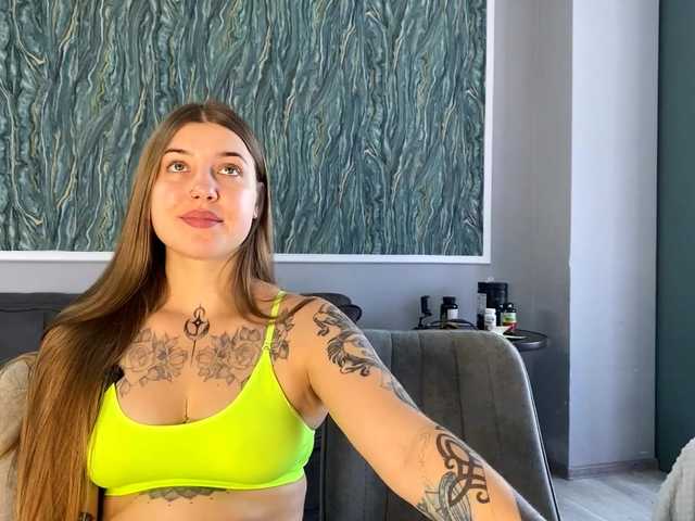 Naughty-Mailey live cam on BongaCams