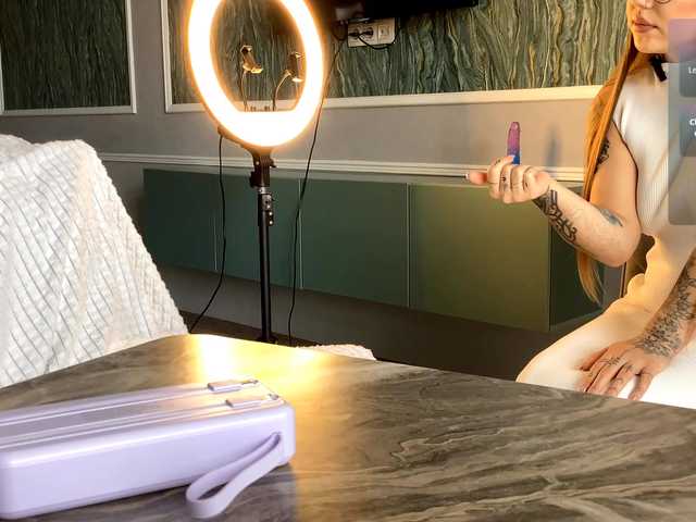 Naughty-Mailey live cam on BongaCams