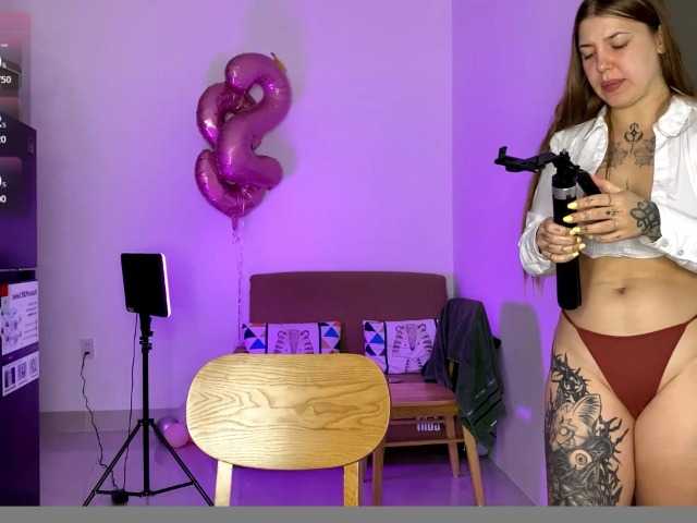 Naughty-Mailey live cam on BongaCams