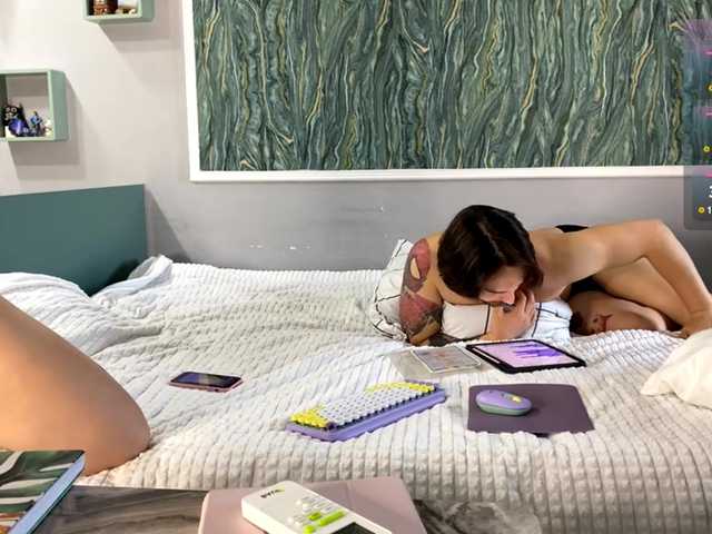 INSOMNIA_COUPLE