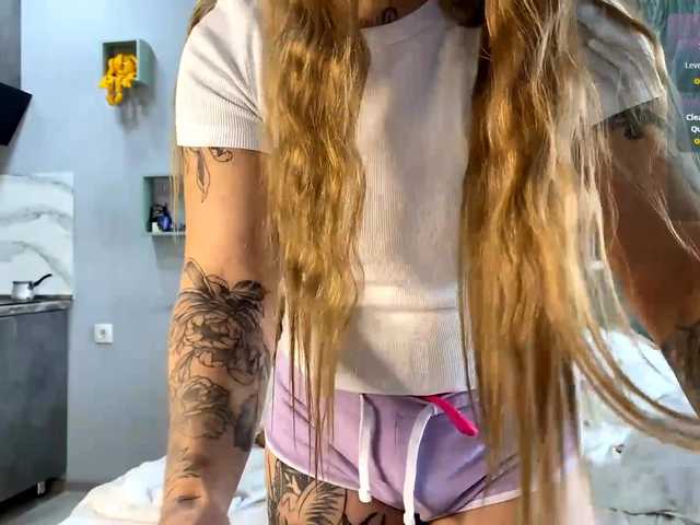 Naughty-Mailey live cam on BongaCams